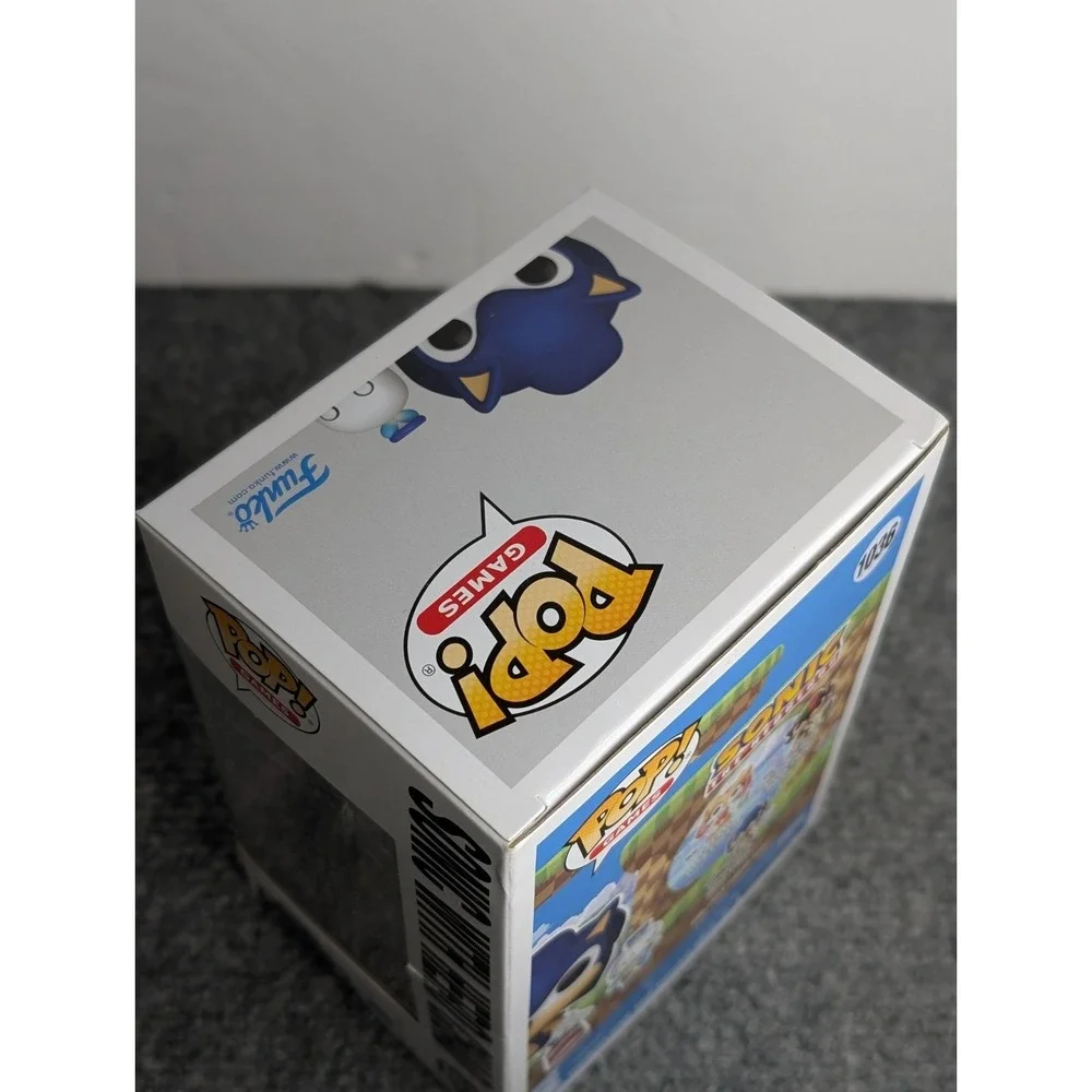 Funko‎ Pop! Vinyl: Sonic the Hedgehog Sonic with Chao (Flocked) Target Exclusive